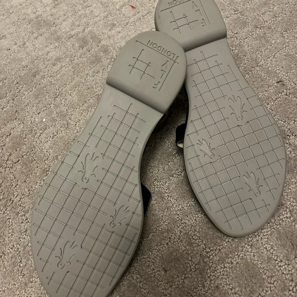 NWT London Fly Sandals - Picture 5 of 8